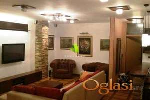 Odličan dvoiposoban stan sa garažom na keju ID#6644