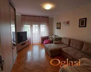 Grbavica, kvalitetan trosoban stan