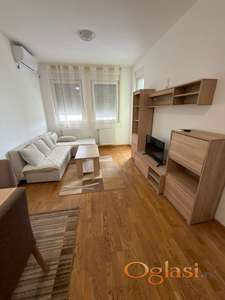 ODMAH USELJIV STAN U KRALJEVOM PARKU