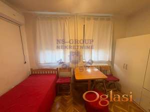 TOP LOKACIJA! Blizina Dunava, useljiv