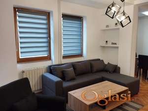 Dvosoban stan u Centru ! Petra Drapšina
