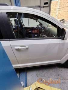 Fiat Freemont prednja desna vrata bela boja