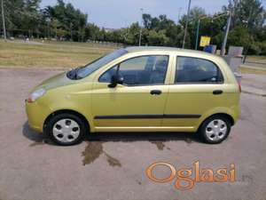 Chevrolet Spark, divne zelene boje, ispravan!