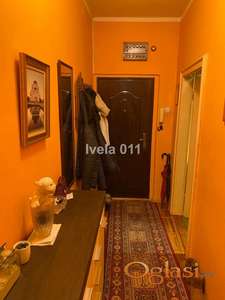 Uknjižen stan sa parkingom - kod ID#4045