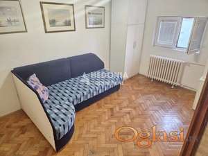 Blok 34, Carina, 2.5, potkrovlje, starija zgrada ID#10625