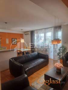 Izdaje se odličan troiposoban stan u centru Niša, 97m2