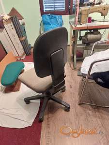 Prodajem kancelariske stolice