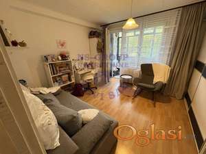 Odlčan stan na Limanu 1 ! Bez ulaganja !