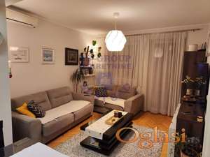 Odličan trosoban stan na Podbari