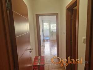 Stan u Novom Sadu odlican za kancelariju ili miran zovot