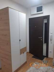 Garsonjera, pocetak Heroja Pinkija