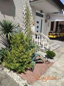 Izdajemo prelepu, porodičnu kuću u Petrovaradinu, 204m2-