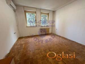 Stan na prodaju Novi Sad 20m2, 568431