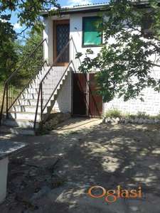 Slankamenacki Vinogradi vikendica 72m2 na placu 1449m2