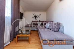 Na prodaju – moderan i  namešten dvosoban stan u Medoševcu (66 m²)