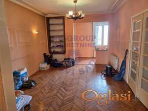 Odlican troiposoban stan u Centru!