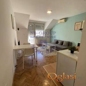 Izdaje se garsonjera na Grbavici, površine 30m², smeštena na 5. spratu stambene zgrade (nije potkrovlje).