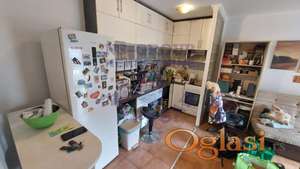 Udoban, trosoban  duplex, na TOP lokaciji.