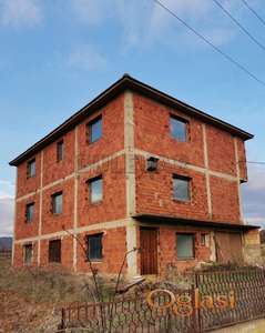 Kuća  u  Zaplanjskoj  Toponici, Gadžin  Han, 315 m2, plac 648 m2