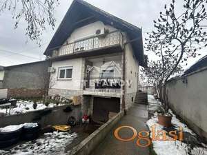 Kuća sa potkrovljem i dvorišnim stanom u Mužlji ID#1946