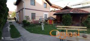 SAJAM IZDAJE SE KUĆA SA GARAŽOM