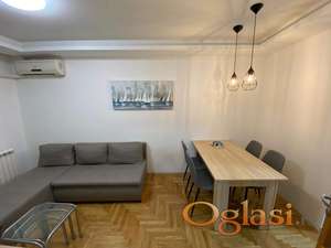 NAMESTEN JEDNOIPOSOBAN STAN, AUGUSTA CESARCA, CENTAR - SPENS