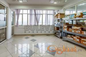 Prodaje se poslovni prostor 400m2 sa velikom terasom