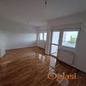 BULEVAR EVROPE KOD ŠERATONA ČETVOROSOBAN POVOLJNO