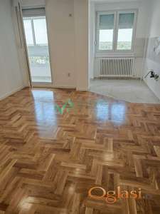 Novo Naselje renoviran dvoiposoban stan 59m2 + terasa.