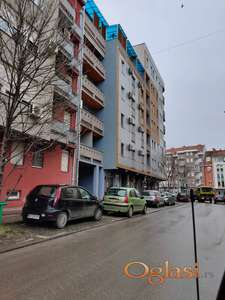 Parking mesto- GARAŽA Grbavica Doža Đerđa 13m u suterenu uknjižena