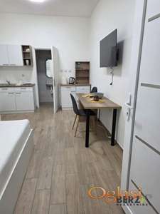  LEPA GARSONJERA U UŽEM CENTRU GRADA