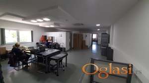 Poslovni objekat u centru Sremskih Karlovaca