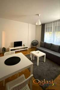  ODLIČNA GARSONJERA NA NOVOJ DETELINARI