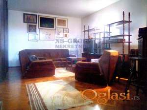 Izdaje se prostran dvoiposoban stan površine 71m² na Novom naselju.