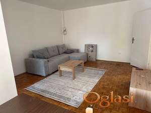 Izdajem stan Liman 4, renoviran