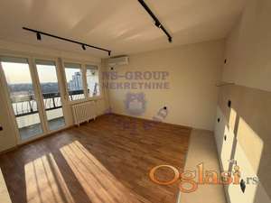 Odlican jednoiposoban stan na Novom Naselju!