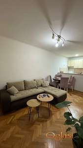 Vrlo povoljan stan na odličnom mestu