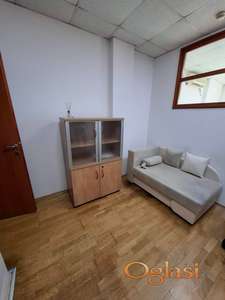 CENTAR UKNJIZENA GARSONJERA,POSLOVNI APARTMAN