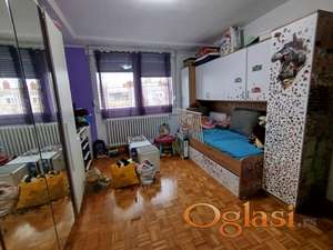 Dvosoban stan na Detelinari (MOŽE KREDIT ZA MLADE)