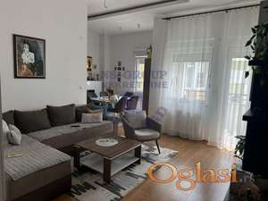 Na prodaju odličan stan na Socijalnom 74m2