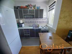 Odličan jednoiposoban uknjižen namešten stan u Telepskoj Dolini.