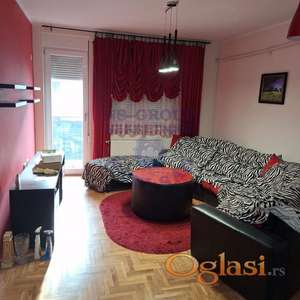 Izdaje se lep stan na Petrovaradinu