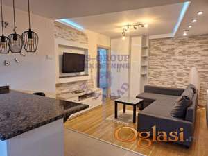 Izdaje se jako lepa garsonjera od 30m² na Staroj Detelinari.