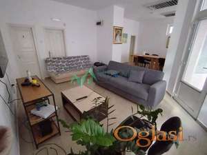 IZDAJE SE POSLOVNI PROSTOR – 46 m², ODLIČNA LOKACIJA UZ BULEVAR OSLOBOĐENJA