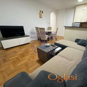Izdaje se lep, potpuno namešten stan na Novoj Detelinari, površine 39 m².