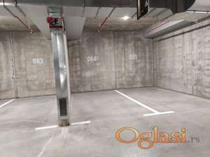 Izdajem garažno mesto u Park Novi Residence na Novom Naselju