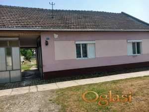 Na prodaju kuća u samom centru Đurđeva!