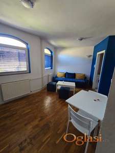 NOVI SAD, CENTAR, GARSONJERA ODMAH USELJIVA,MALI RACUNI,GAS, - 230 eura