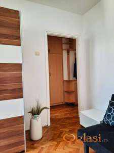 100 m od trga Slavija - funkcionalan 1.0 stan za izdavanje