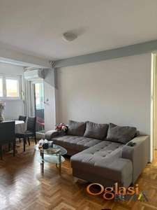 KOMFORAN JEDNOIPOSOBAN STAN U BLIZINI BULEVARA OSLOBODJENJA